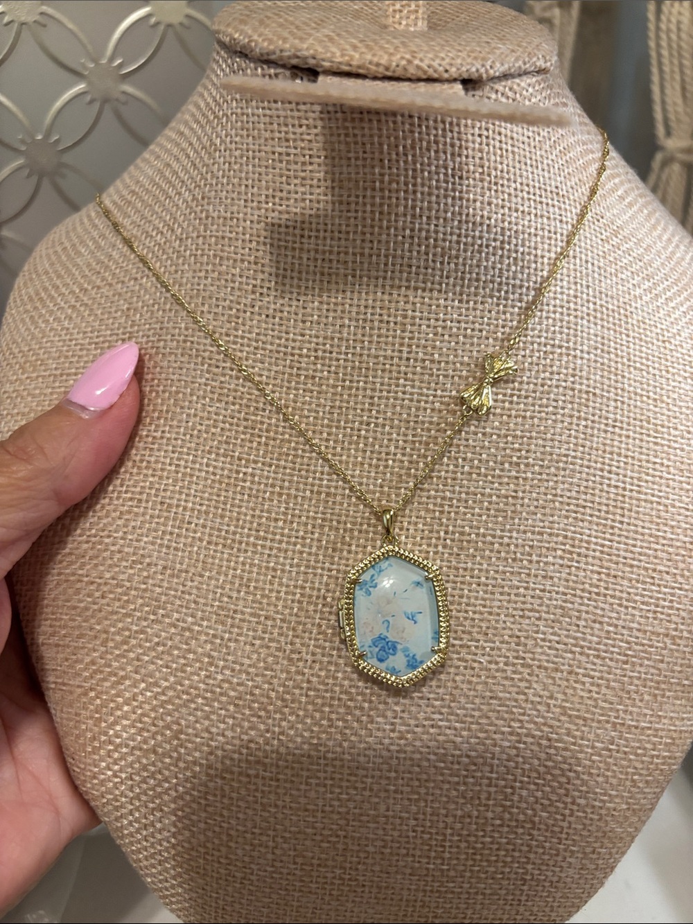 Kendra Scott Gold Necklace with Blue Floral Pendant